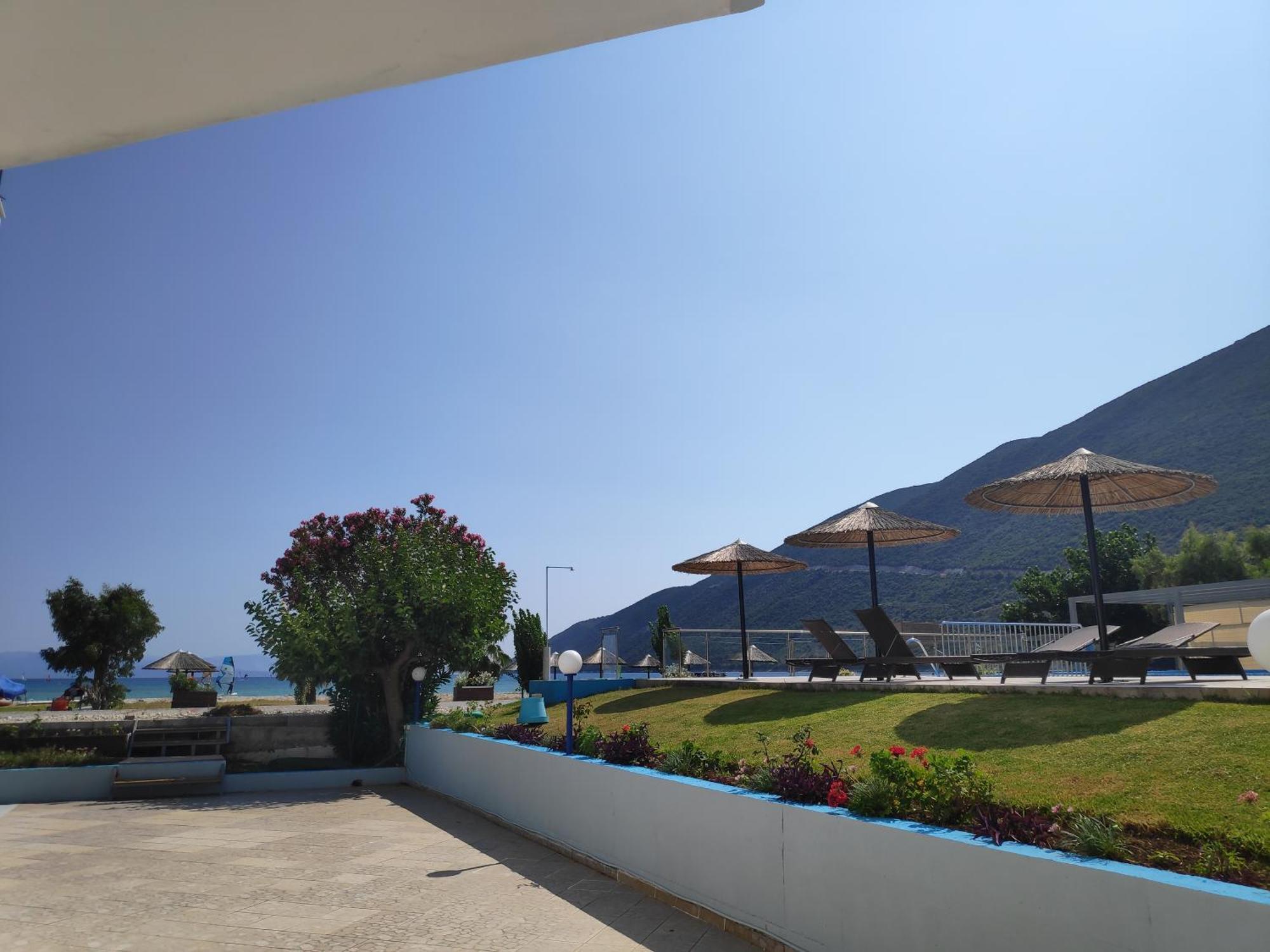Surf Hotel فاسيليكي الغرفة الصورة